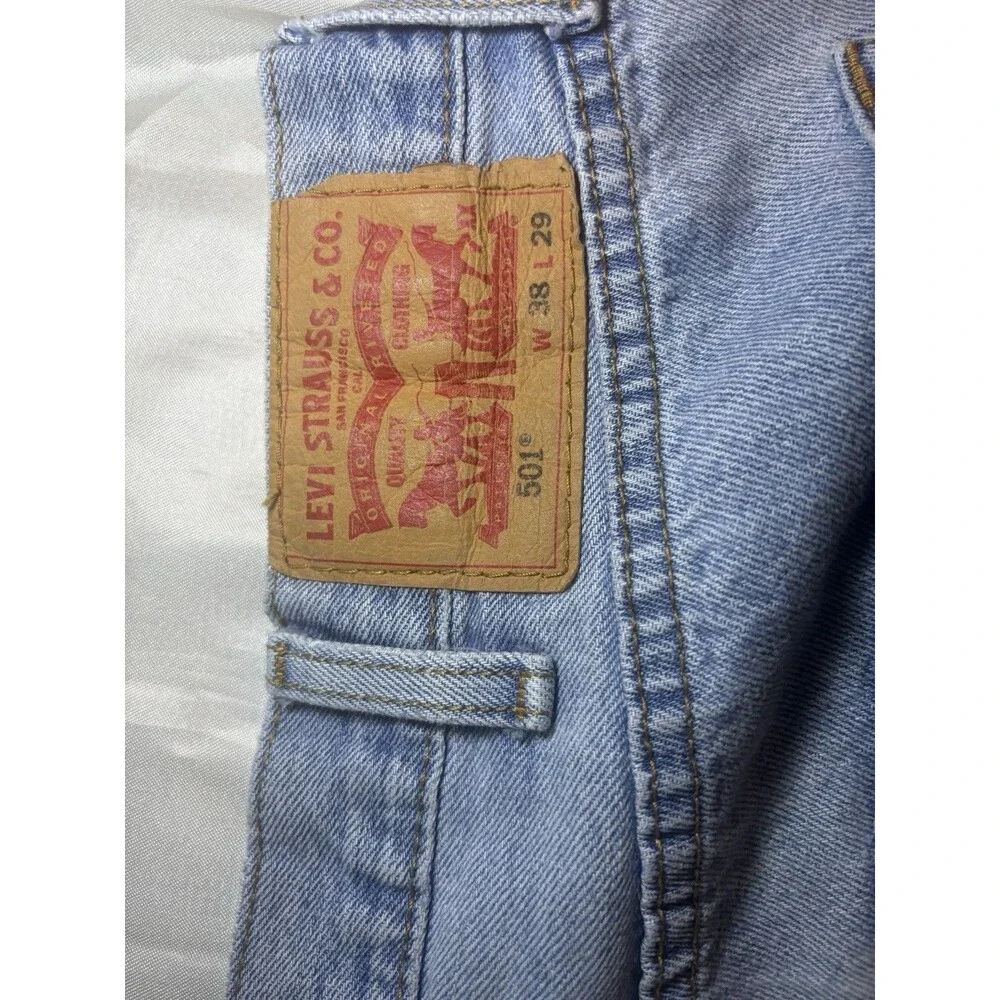 Levi's 501 Men's Jeans W38 L29 Light Wash Blue Denim Straight Leg Button Fly